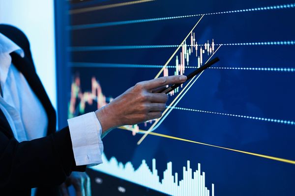 Goldman Sachs prefers ETH and reveals plans to launch futures and options trading