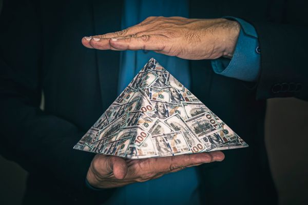 Ohio Man Runs a Crypto Ponzi Scheme, Gets Accused by CFTC